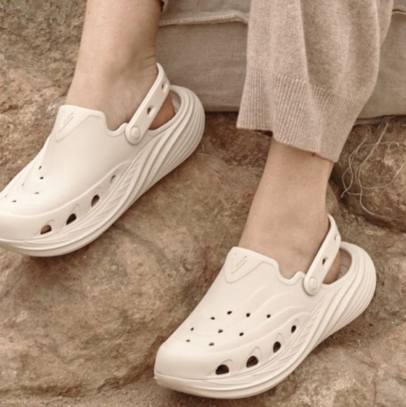 VIONIC Shoes - VIONIC WAVE RX RECOVERY CLOGS BNIB